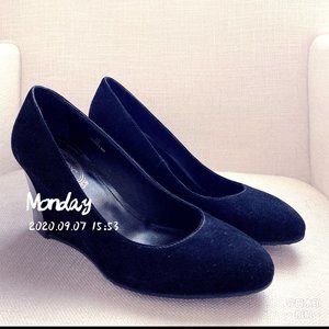 Tod's Women's Black Suede leather Court wedge